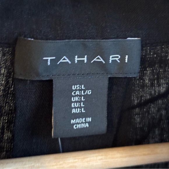 Tahari Linen Blend Black Floral Embroidered Sleeve V Neck Blouse Women’s L NWOT - Picture 4 of 9